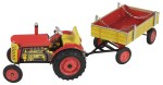 0395 traktor s vlekem_červený